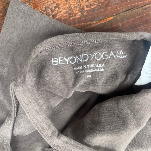 Beyond Yoga Tank - Picture 3 of 3